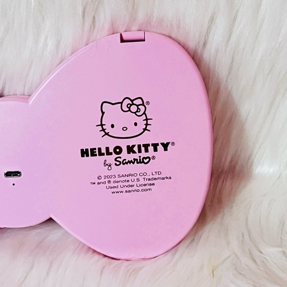 Hello Kitty Bow LED Mini Compact Mirror - Picture 9 of 12